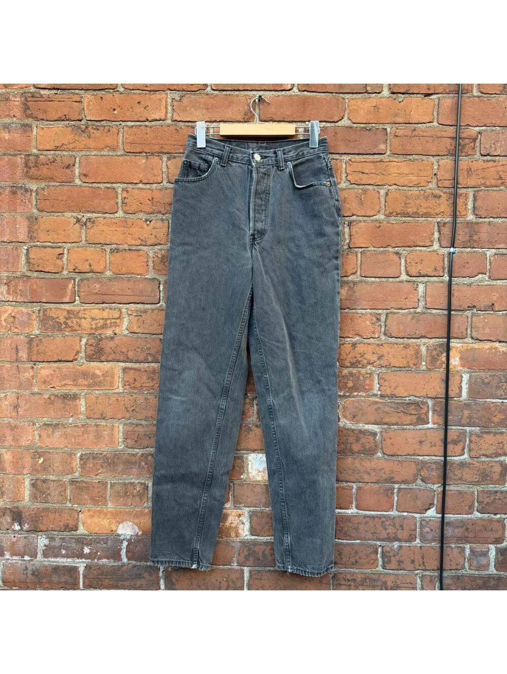 vintage made in Canada Levi’s 501 jeans 1999 26x31